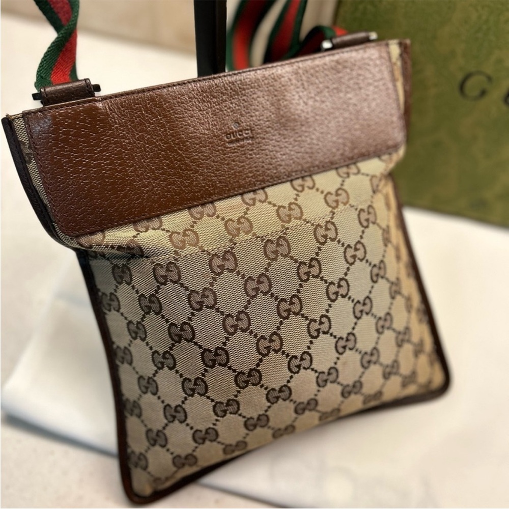 Gucci Crossbody Bag - Picture 3 of 16